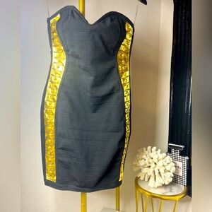 WOW COUTURE STRETCHY BODYCON BANDAGE DRESS W/GOLD SIDE PANELS